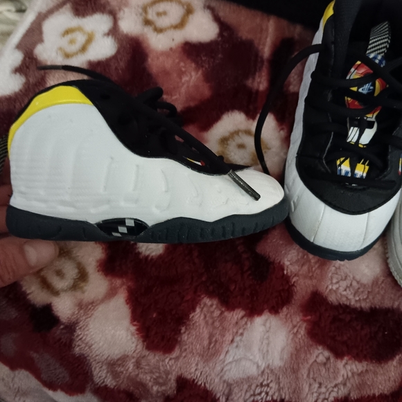 Baby /kid shoes made by Jordan size 7c all black Jordan Xl,4 \'s,nikes,air forces